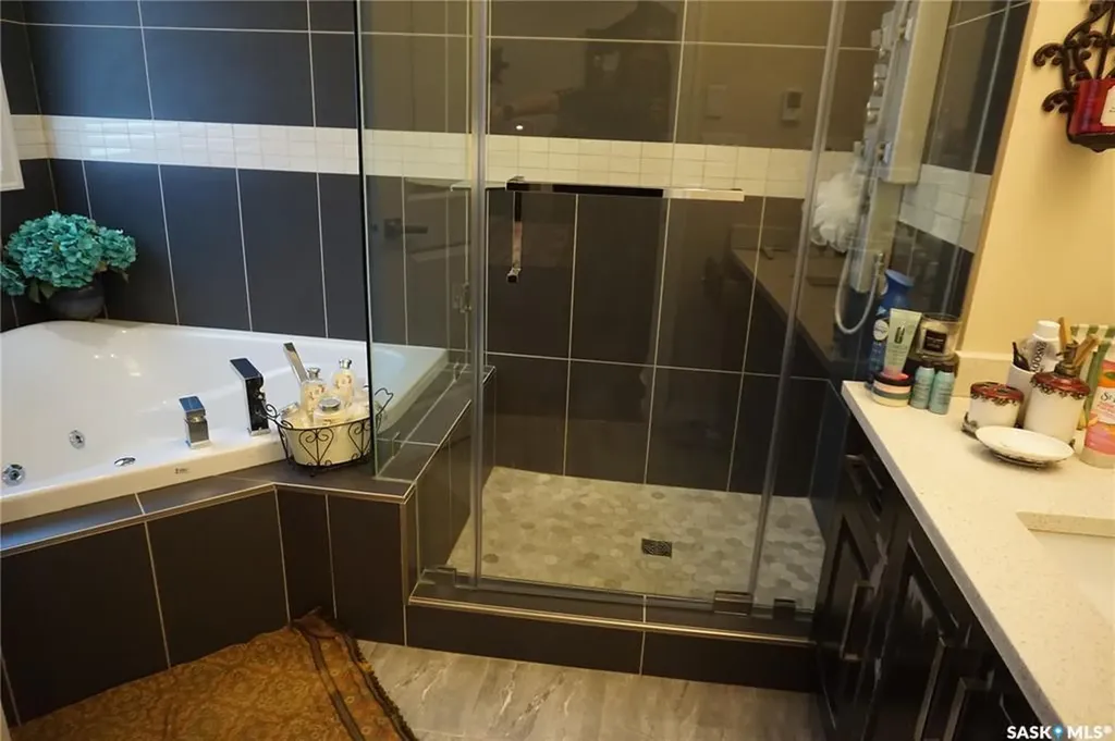 319 Roy Crescent Saskatoon SK S7W 0L1
