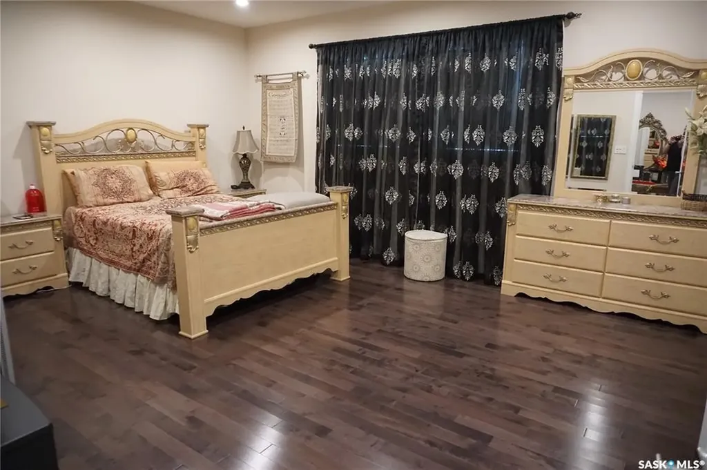 319 Roy Crescent Saskatoon SK S7W 0L1