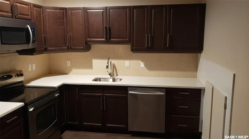 319 Roy Crescent Saskatoon SK S7W 0L1