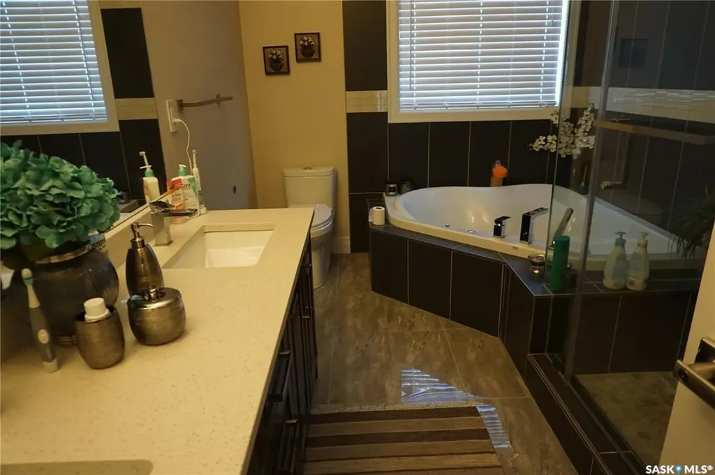 319 Roy Crescent Saskatoon SK S7W 0L1