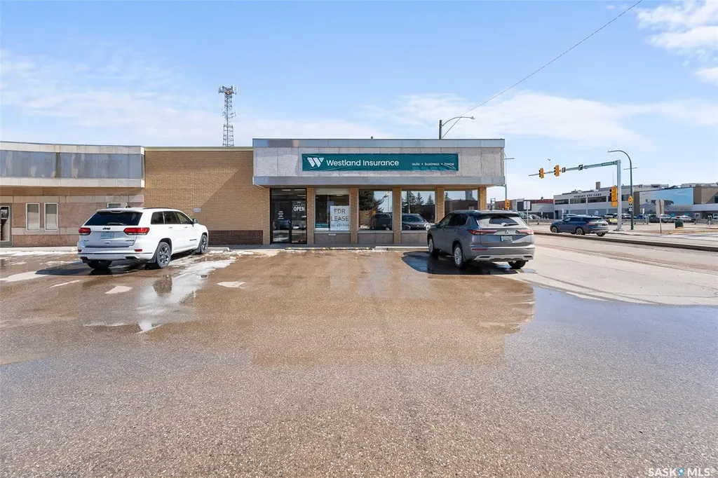 100 Fairford Street W Moose Jaw SK S6H 1V3