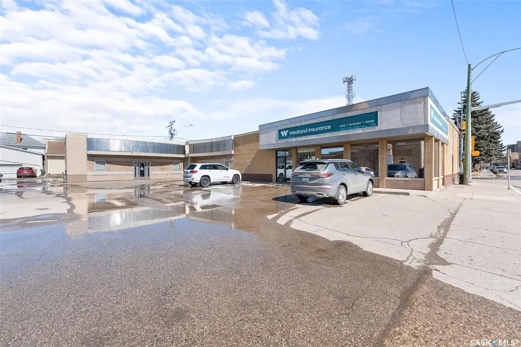 100 Fairford Street W Moose Jaw SK S6H 1V3
