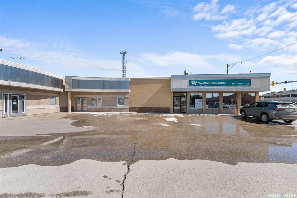 100 Fairford Street W Moose Jaw SK S6H 1V3