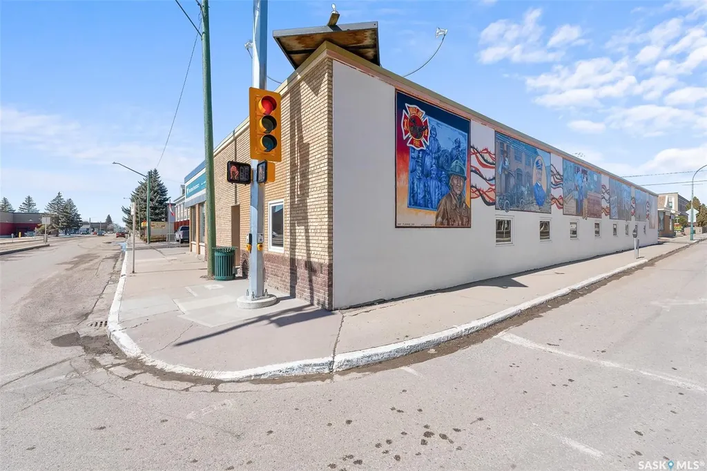 100 Fairford Street W Moose Jaw SK S6H 1V3