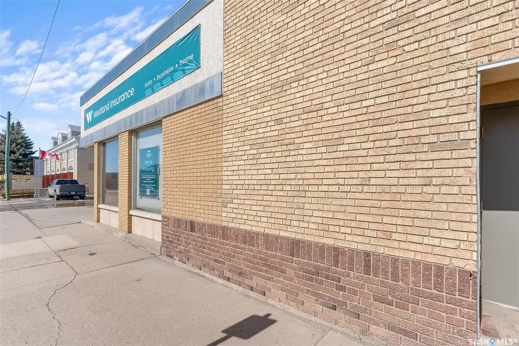 100 Fairford Street W Moose Jaw SK S6H 1V3