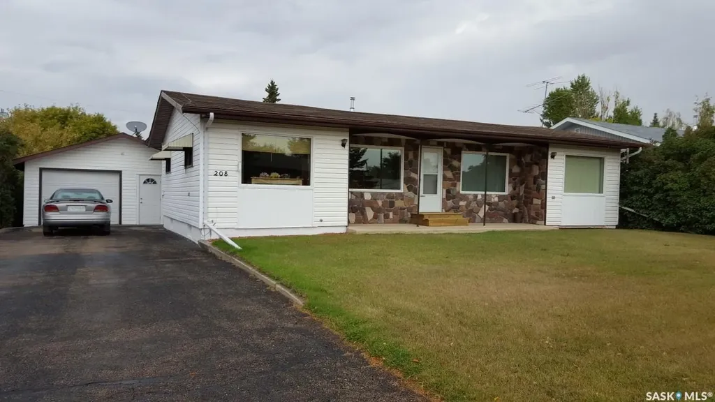 208 5th Street S Wakaw SK S0K 4P0