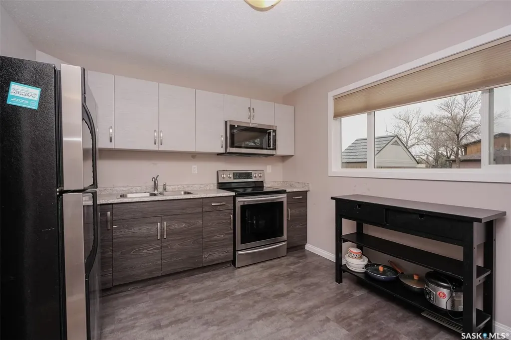 91 Mackenzie Way Regina SK S4N 5M8