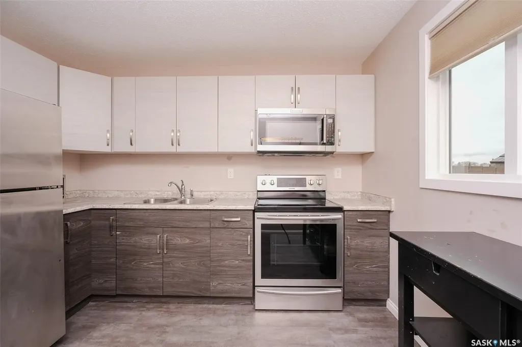 91 Mackenzie Way Regina SK S4N 5M8