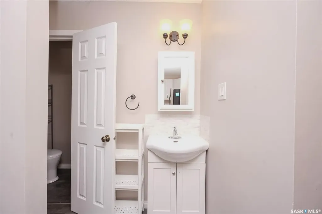 91 Mackenzie Way Regina SK S4N 5M8
