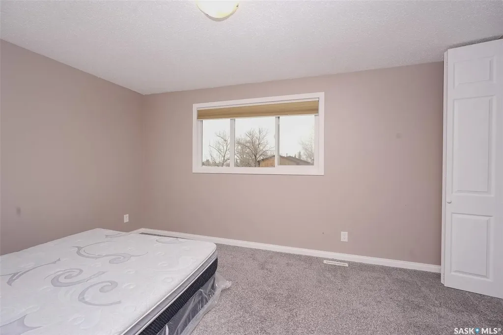 91 Mackenzie Way Regina SK S4N 5M8