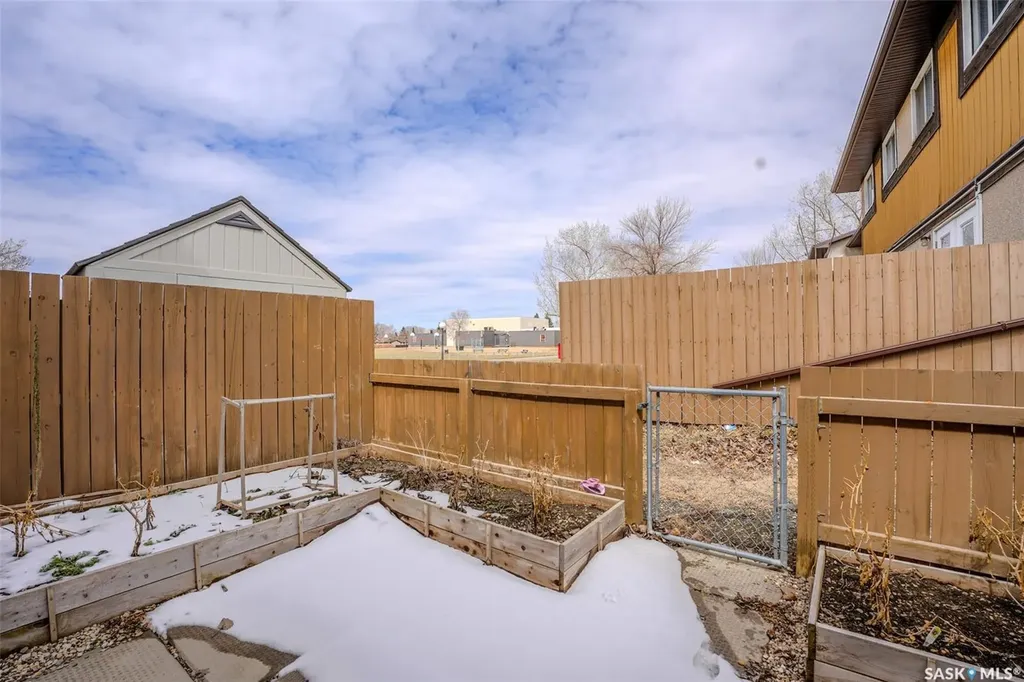 91 Mackenzie Way Regina SK S4N 5M8
