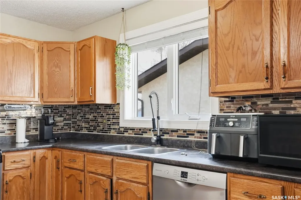 454 Konihowski Road Saskatoon SK S7S 1A4