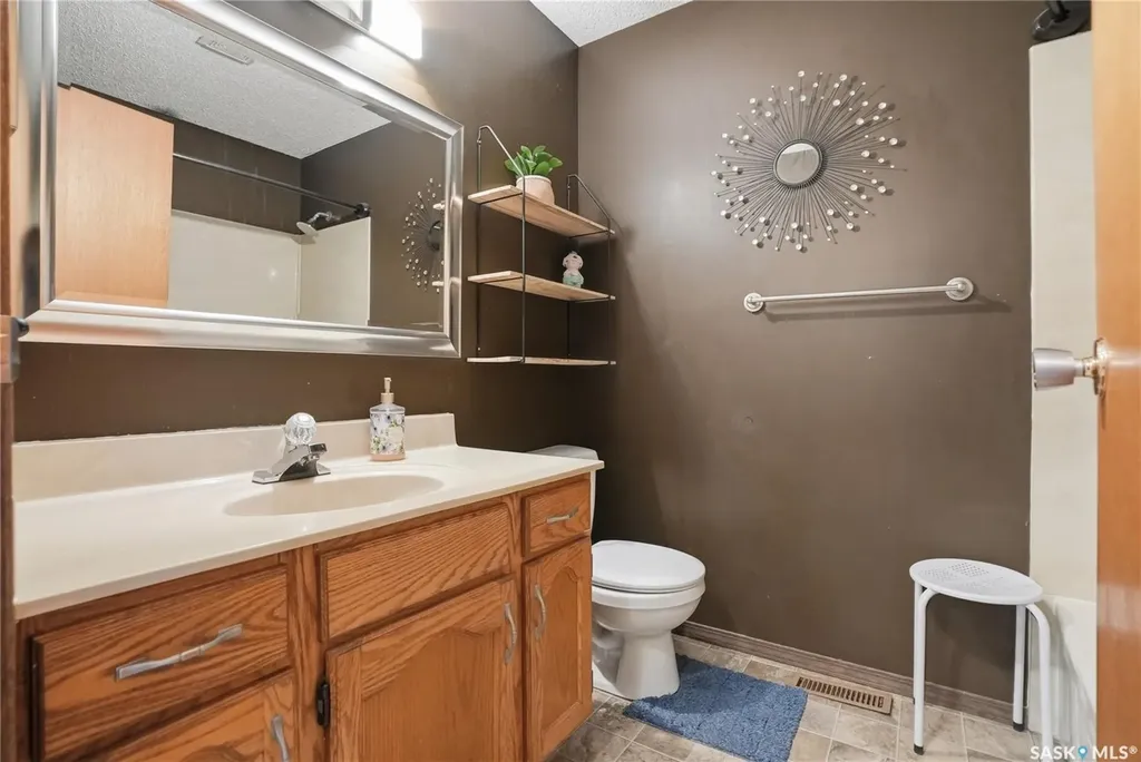 454 Konihowski Road Saskatoon SK S7S 1A4