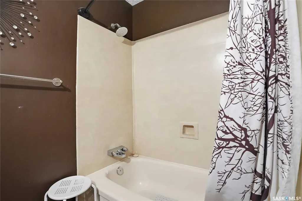 454 Konihowski Road Saskatoon SK S7S 1A4