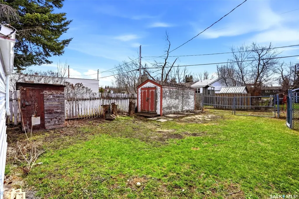 136 Lillis Avenue Mclean SK S0G 3E0
