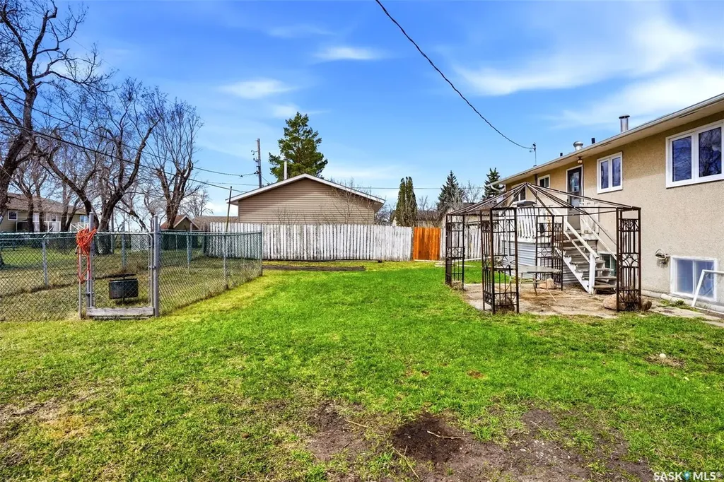 136 Lillis Avenue Mclean SK S0G 3E0
