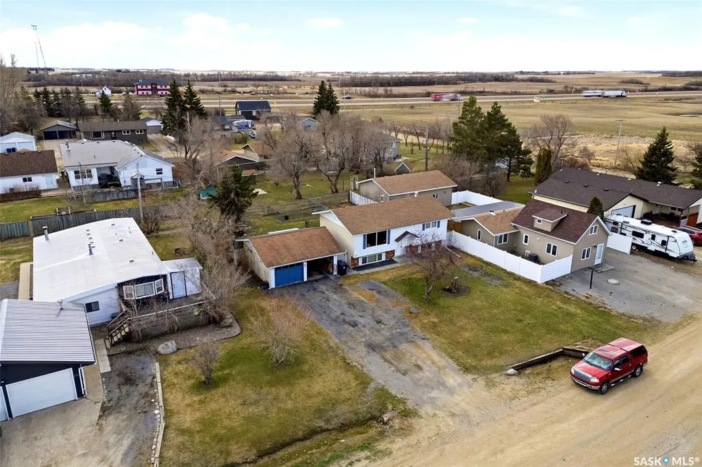 136 Lillis Avenue Mclean SK S0G 3E0