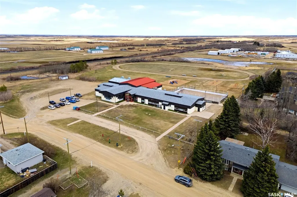 136 Lillis Avenue Mclean SK S0G 3E0