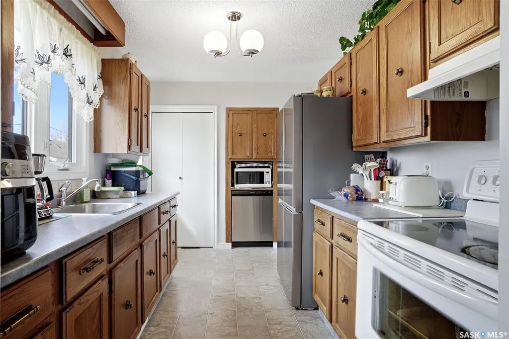 136 Lillis Avenue Mclean SK S0G 3E0