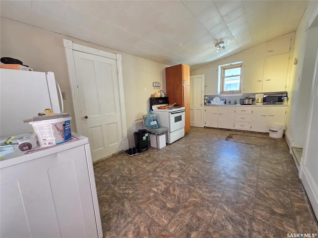2470 Proton Avenue Gull Lake SK S0N 1A0