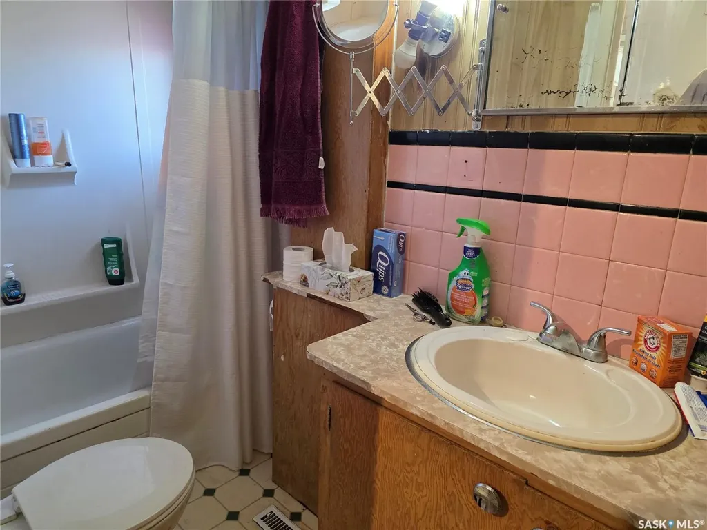 2470 Proton Avenue Gull Lake SK S0N 1A0