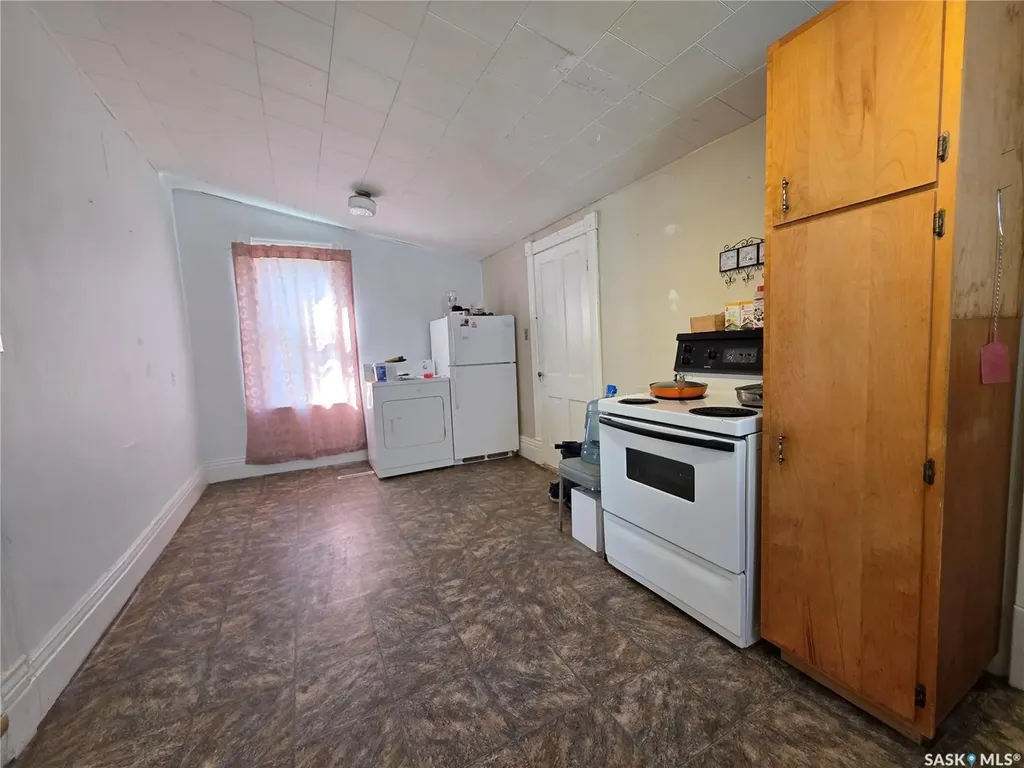 2470 Proton Avenue Gull Lake SK S0N 1A0