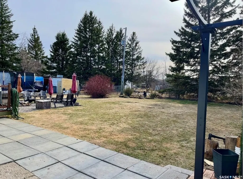 404 5th Street N Nipawin SK S0E 1E0