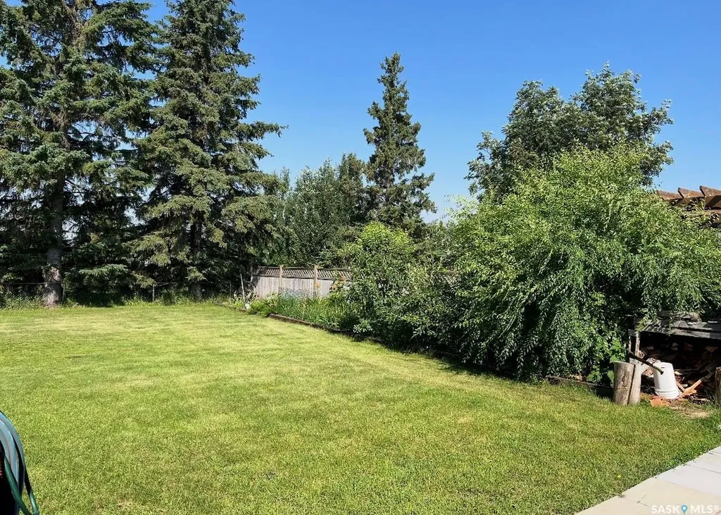 404 5th Street N Nipawin SK S0E 1E0