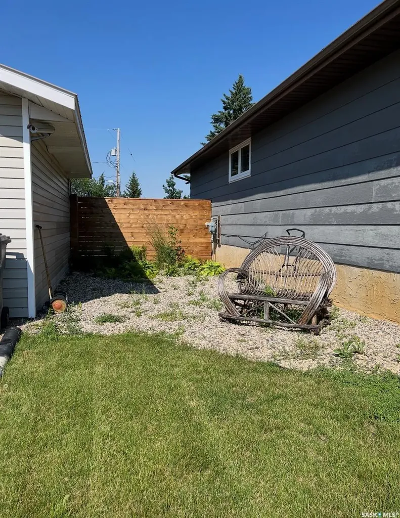 404 5th Street N Nipawin SK S0E 1E0