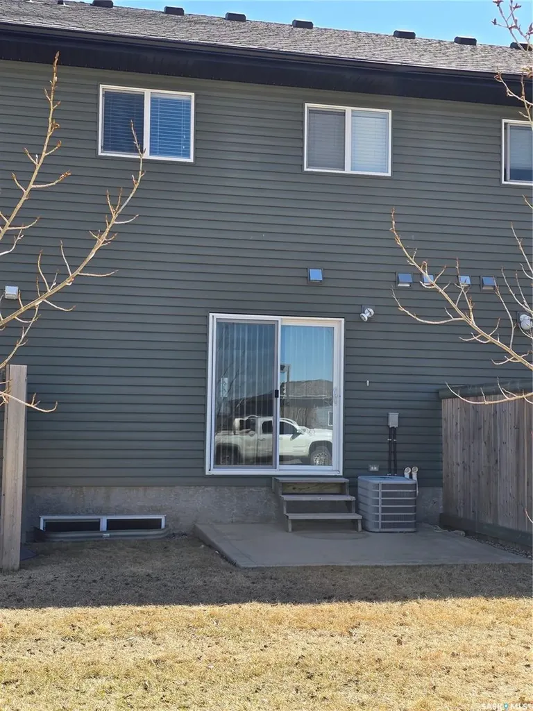 815 5th Street NE Weyburn SK S4H 2K9