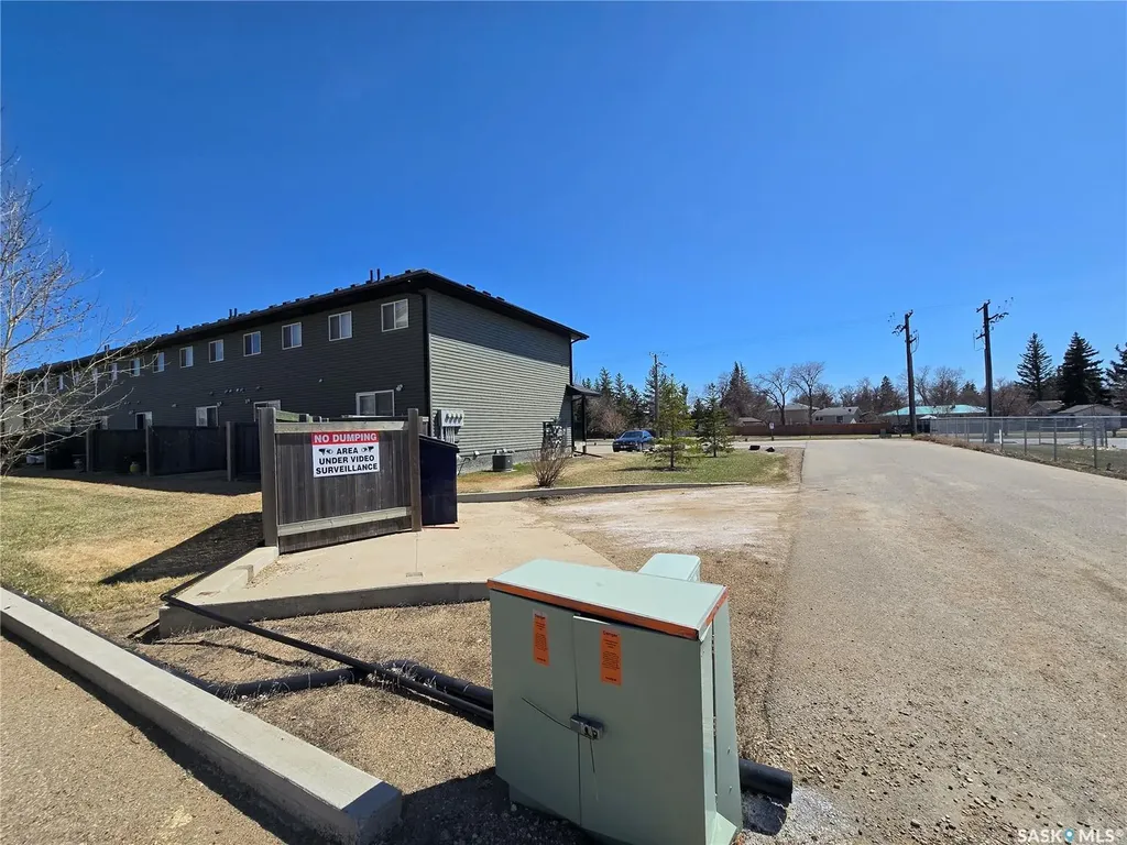 815 5th Street NE Weyburn SK S4H 2K9