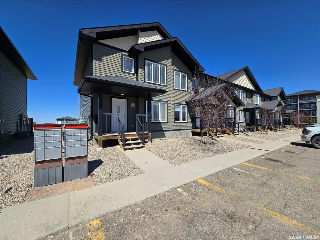 815 5th Street NE Weyburn SK S4H 2K9