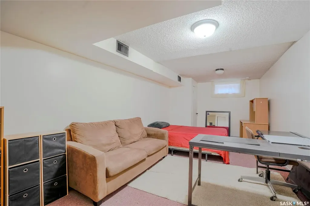 1812 Grant Drive Regina SK S4S 4V4
