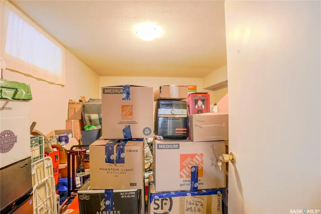 1812 Grant Drive Regina SK S4S 4V4