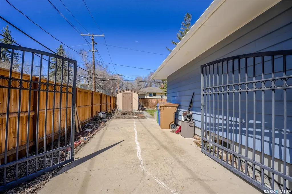 1812 Grant Drive Regina SK S4S 4V4