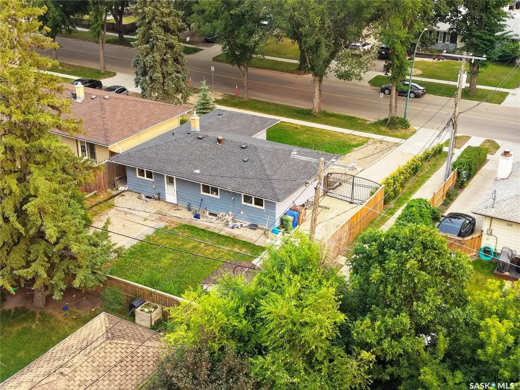 1812 Grant Drive Regina SK S4S 4V4