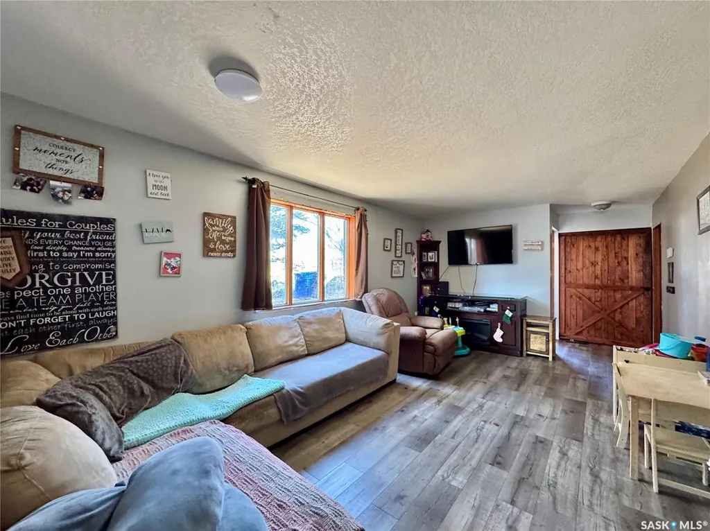 412 Gibson Avenue Saltcoats SK S0A 3R0