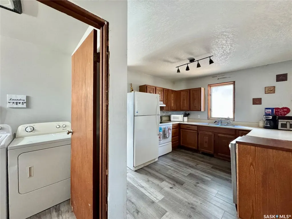 412 Gibson Avenue Saltcoats SK S0A 3R0