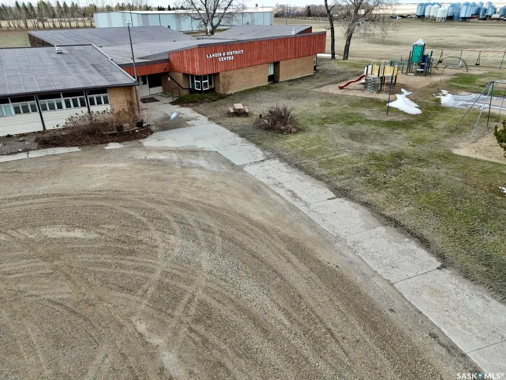 202 1st Avenue Landis SK S0K 2K0
