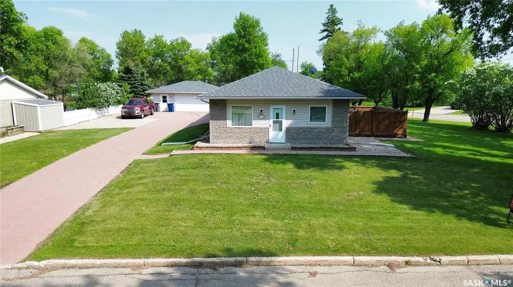 1023 Mountain Street Moosomin SK S0G 3N0