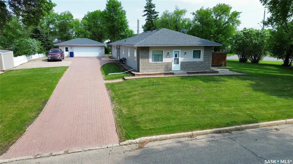 1023 Mountain Street Moosomin SK S0G 3N0