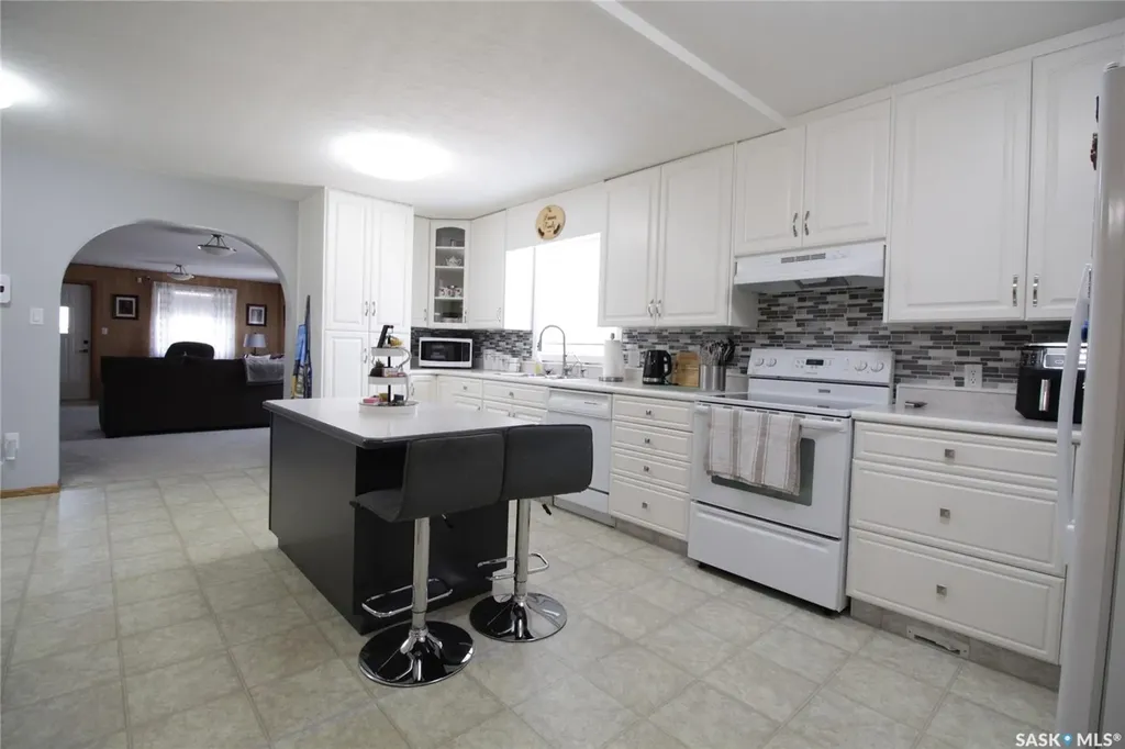 1023 Mountain Street Moosomin SK S0G 3N0