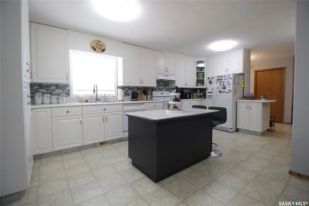 1023 Mountain Street Moosomin SK S0G 3N0