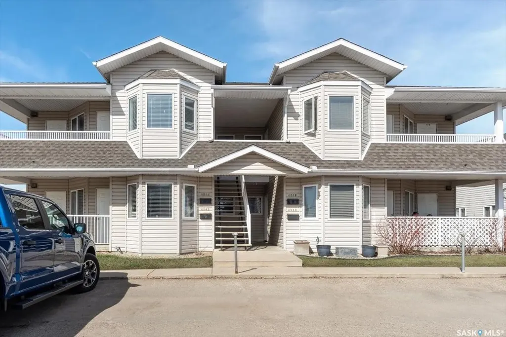 4044 Buckingham Drive E Regina SK S4V 3A9