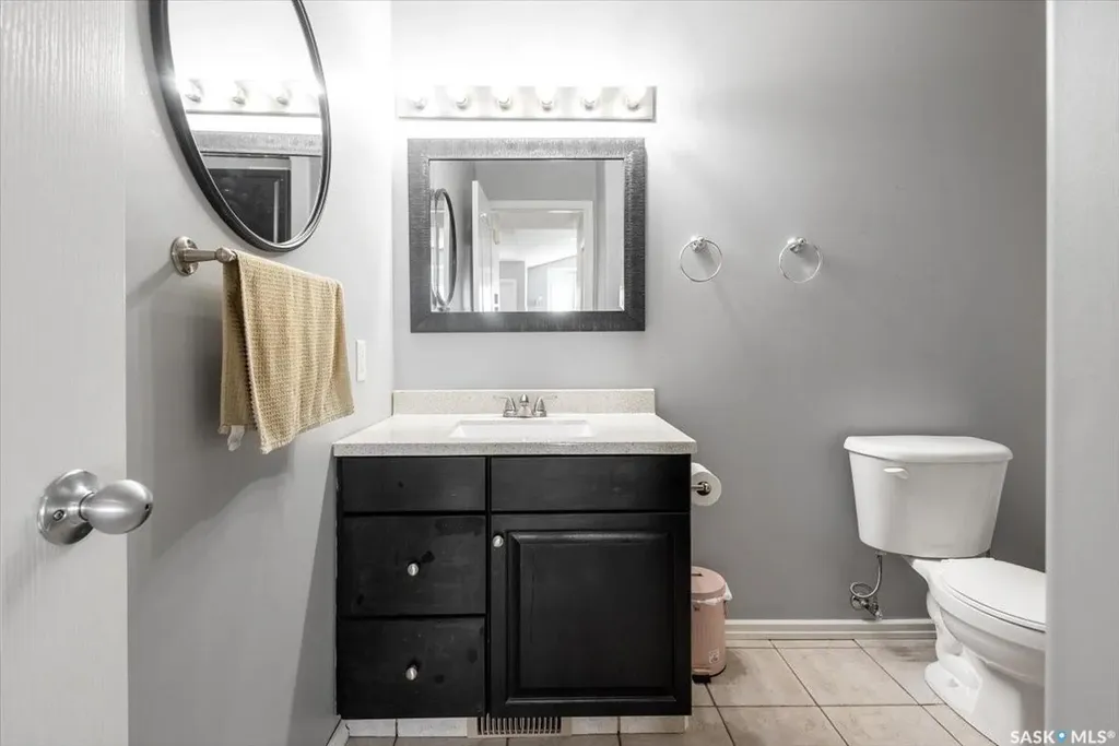 4044 Buckingham Drive E Regina SK S4V 3A9