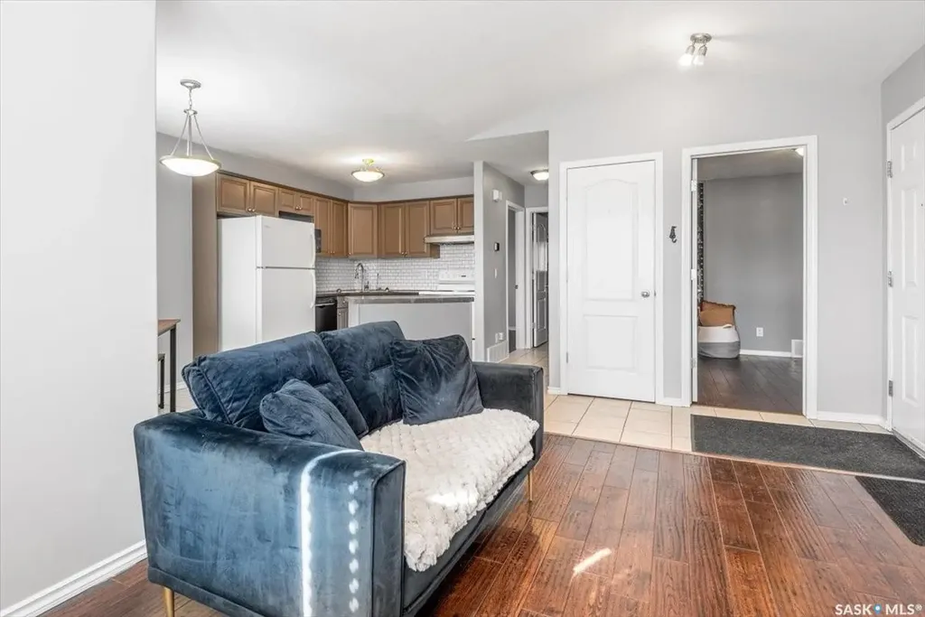 4044 Buckingham Drive E Regina SK S4V 3A9