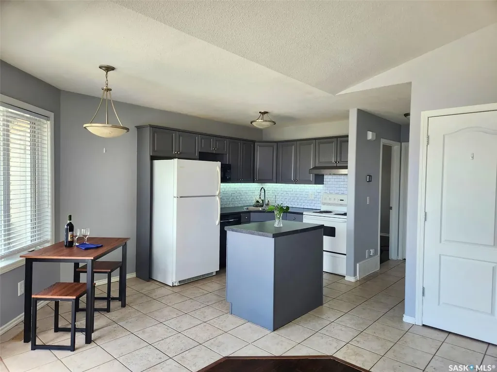 4044 Buckingham Drive E Regina SK S4V 3A9