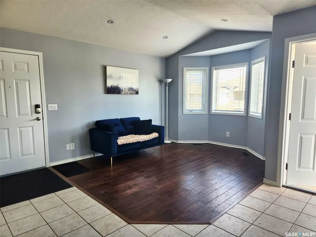 4044 Buckingham Drive E Regina SK S4V 3A9