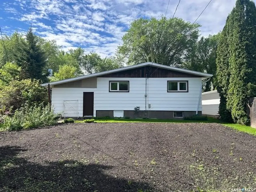 210 Alexander Avenue Canora SK S0A 0L0