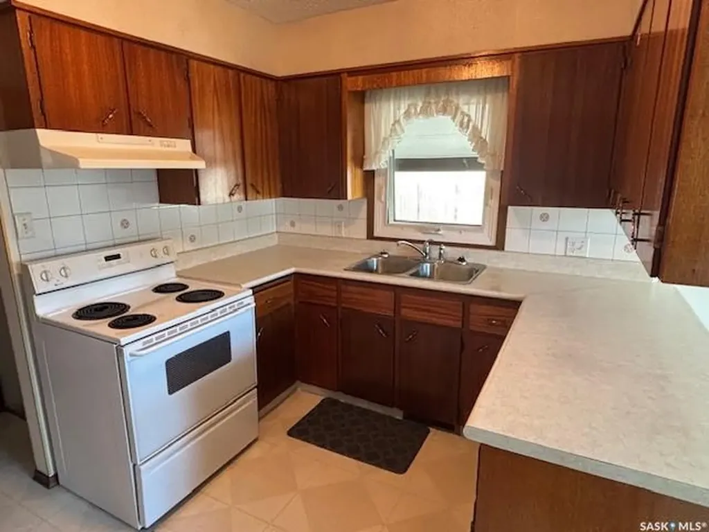 210 Alexander Avenue Canora SK S0A 0L0